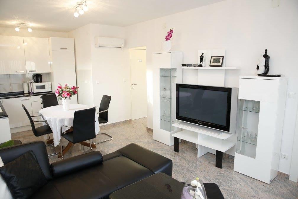 Apartments Simic โวดีเซ ภายนอก รูปภาพ