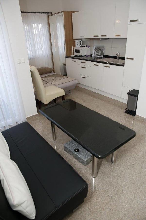 Apartments Simic โวดีเซ ภายนอก รูปภาพ